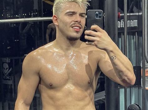 20 Fotos de Thomaz Costa pelado no OnlyFans